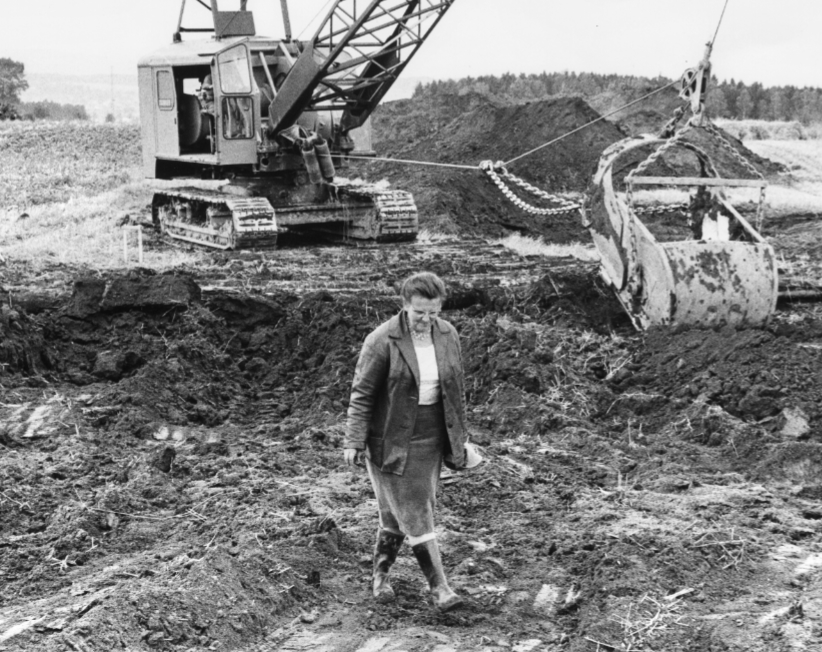 Hanni Schwab in archäologischer Mission während der 2. Juragewässerkorrektion(1962-1970). Foto: M. Jacot.